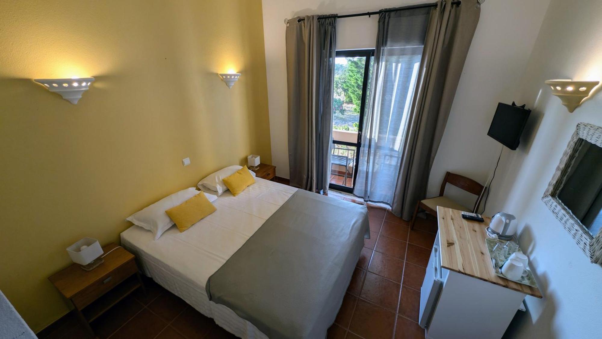 Casa Rosa Montes 호텔 Senhora da Luz 외부 사진